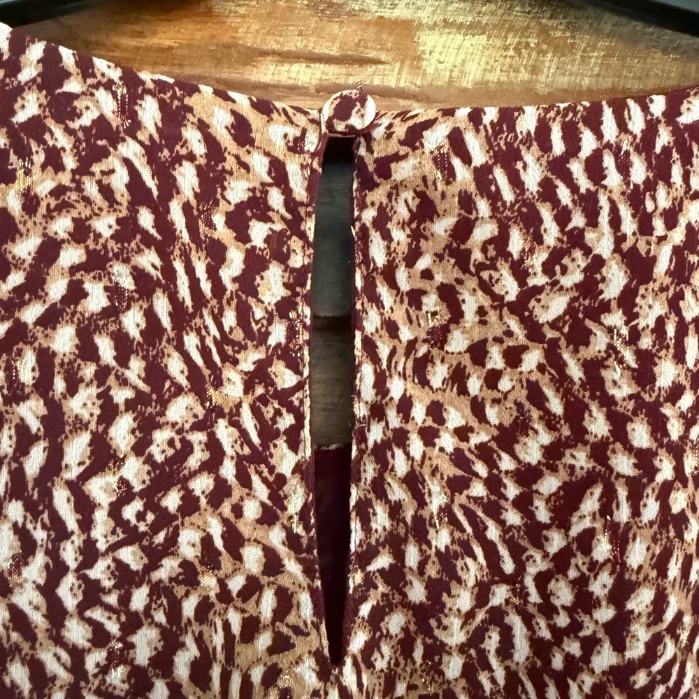 Express Maroon And Beige Patterned Blouse With Sh… - image 4